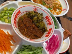 -顺溜·手工刀削面·黑金店(铜锣湾店)
