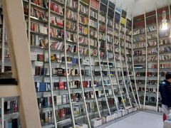 -钟书阁(松江泰晤士小镇店)