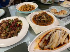 -丝路天山酒店(国际大巴扎店)
