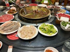 -周老三跷脚牛肉·全牛火锅(非遗传承店)