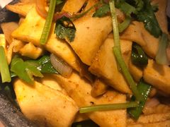石锅千叶豆腐-华馨园北京烤鸭(丽水店)