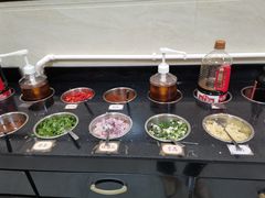 自助调料区-正能量脆肉鲩火锅
