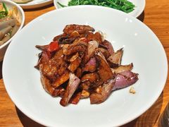 牛肝菌黑蒜烧茄子-一坐一忘云南菜(北京skp店)