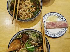 -镇南锅盖面馆(解放路店)