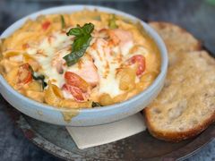 菠菜三文鱼意面-O'mills Sourdough Bakery&Bistro(永嘉路店)