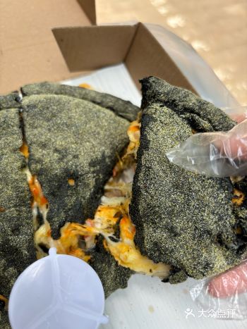 芝士不要钱！瀑布一样的流心披萨