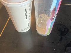 -星巴克(南宁民歌湖店)