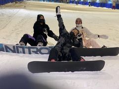 -乔波室内滑雪场