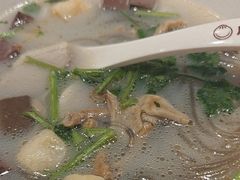 -小杨生煎(金山百联购物中心3楼店)