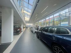 -上海宝信宝马4S店