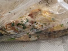 -正宗杂粮煎饼香软鸡蛋饼