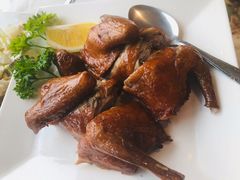 脆皮乳鴿-香港东海海鲜酒家