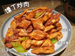 馕丁炒肉-巴依兄弟西域美食(机场店)