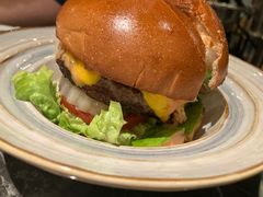 -LESCEDARS Brasserie Bistro香柏树