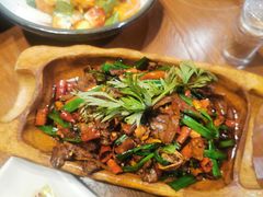 -老滇山寨•云南特色菜•地方菜•民族风情歌舞表演(金碧店)