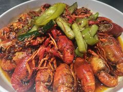-龙巢盱眙龙虾·牛蛙·烧烤宵夜(八卦岭店)