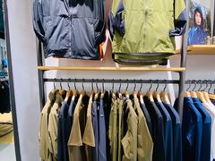 -王府井奥莱临潼小镇(临潼店)