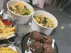 -W COLLECTIVE  DESSERT SHOP