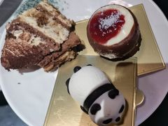 -雍容荟帝王蟹活龙虾展台自助(IFS黑金店)