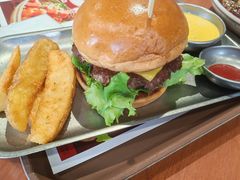 菠萝牛肉堡-魏斯理汉堡(西安沣东吾悦店)