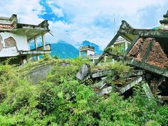 -四川汶川特大地震漩口中学遗址