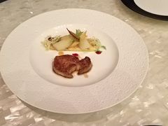 香煎鹅肝-广州四季酒店·佰鲜汇·现代法餐