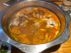 -野山舂·贵州现舂酸汤火锅(鸿通城店)