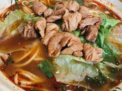 麻辣肥肠面-天府面庄(天平路店)