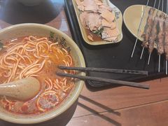 -亮亮面馆(经六路店)