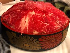 手切安格斯牛肉-鲜入围煮花胶鸡海鲜火锅