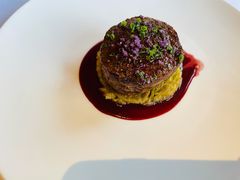 鱼子酱配牛肉塔塔-Le Comptoir de Pierre Gagnaire