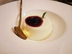 -MONICH牛排融合餐厅(和义大道购物中心店)