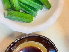 -猪三哥肥肠鸡川菜小炒
