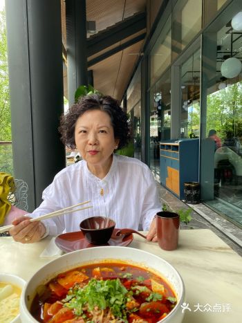 好久没有吃过＂柴门饭儿＂的川菜了，曾经多次吃过