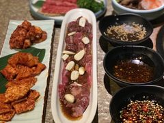 -炼火烤肉店