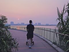 -上海滴水湖皇冠假日酒店