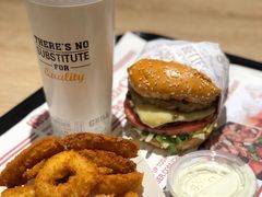 -The Habit Burger Grill 哈比特汉堡(爱琴海店)