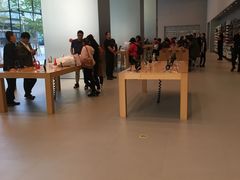 -Apple零售店(华贸购物中心店)