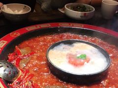 红白鸳鸯锅-矮板凳老火锅(宽窄巷子店)