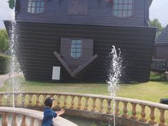 -金山农民画村-枫泾波兰倒置屋