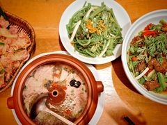 -老滇山寨•云南特色菜•地方菜•民族风情歌舞表演(金碧店)