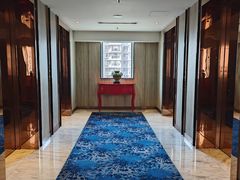 -上海虹桥西郊假日酒店