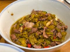 -帅巴人舅母子腊蹄民俗村