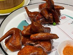 玻璃脆皮乳鸽-采蝶轩