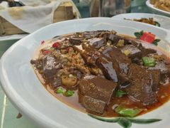 -刘姐啤酒鱼民族演艺餐厅(西街总店)