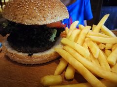 牛肉汉堡-Geneva日内瓦餐厅(西郊宝成花苑店)