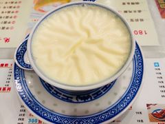 招牌双皮奶任意配-广信牛奶甜品世家(台东店)