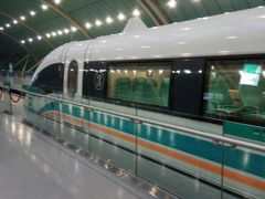 -龙阳路磁悬浮列车总站-停车场