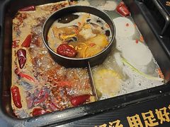-老牌坊云南鱼豆花火锅(哈西万达店)