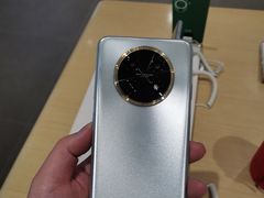 -华为授权体验店(中山公园来福士)